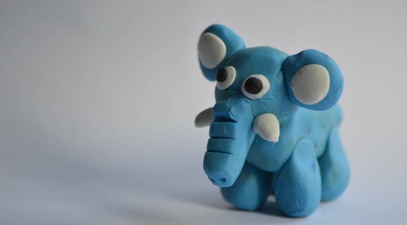 Elefante hecho con plastilina
